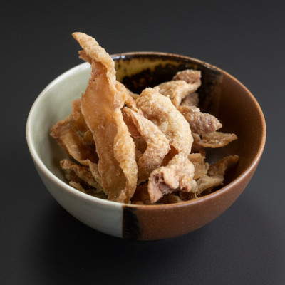 カリカリ鶏皮チップス